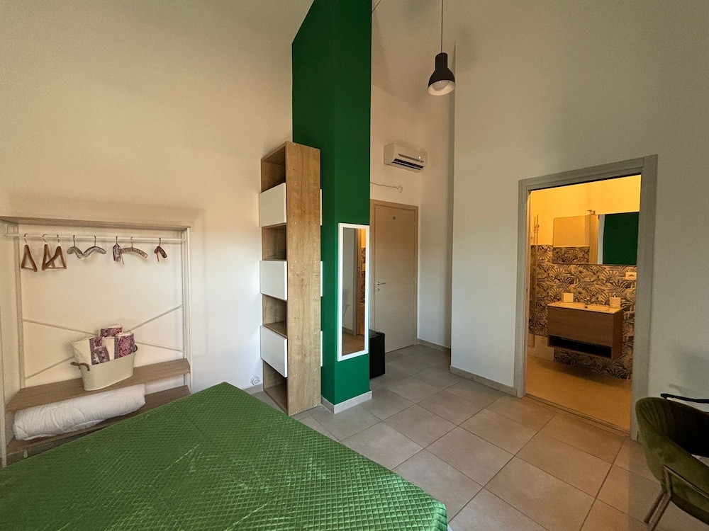 Deluxe Suite, City View
