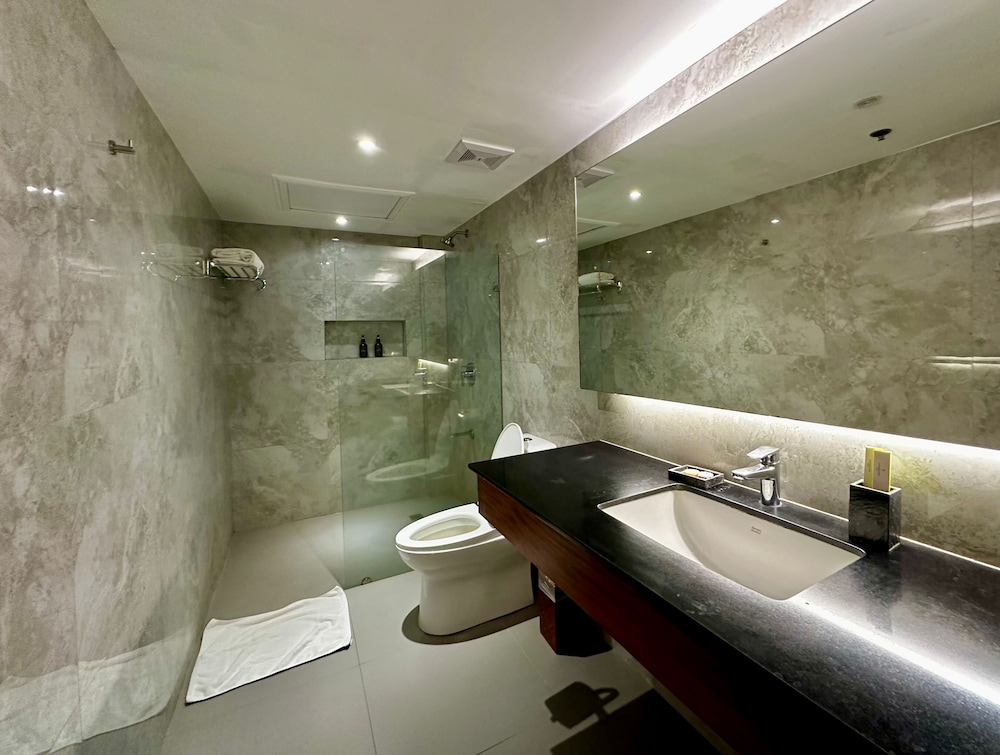 Executive Room, 1 King Bed photo 3