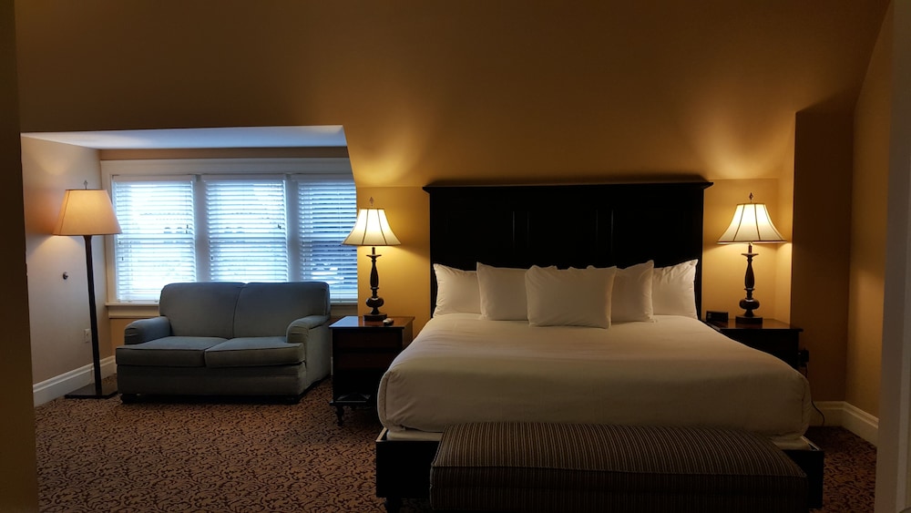 Standard Suite, 1 King Bed with Sofa bed (Fifth Avenue House) photo 1