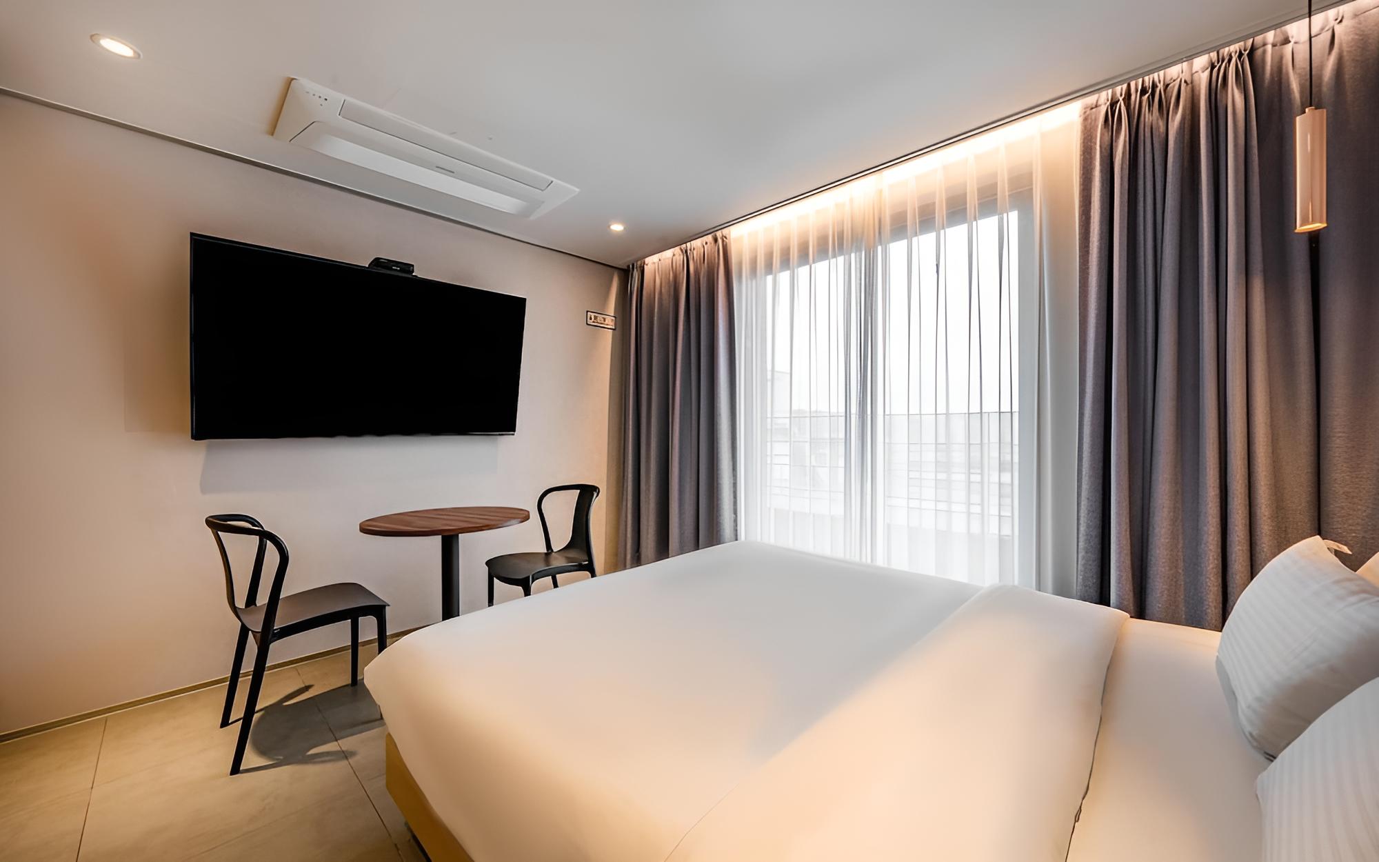 Room (Deluxe A (Balcony Breakfast Service 1) - Photo 2