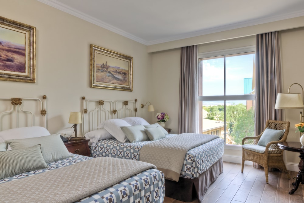 Superior Room Callaghan, 3 adults & 1 child (Port Aventura tickets & 1 Ferrari Land ticket)