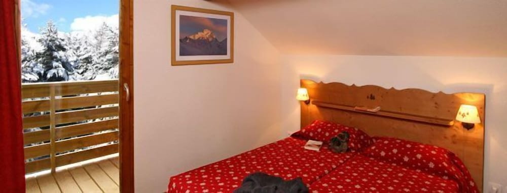3 room semi-detached chalet with cabin room for 8 photo 1