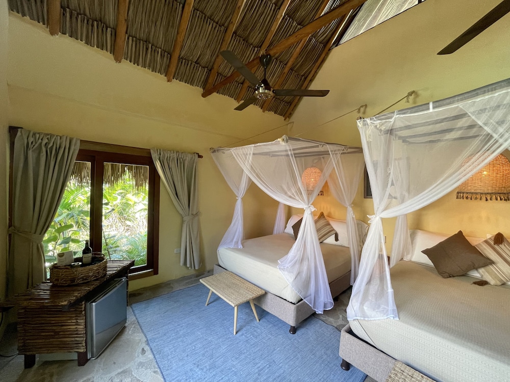 Deluxe Quadruple Room - Photo 1