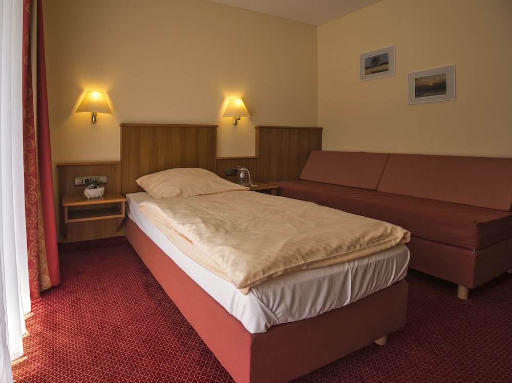 Single Room, Annex Building