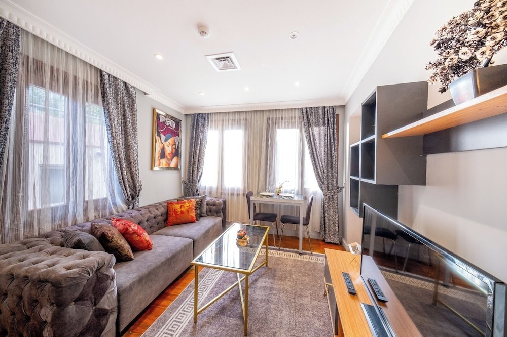 Luxury Apartment photo 3