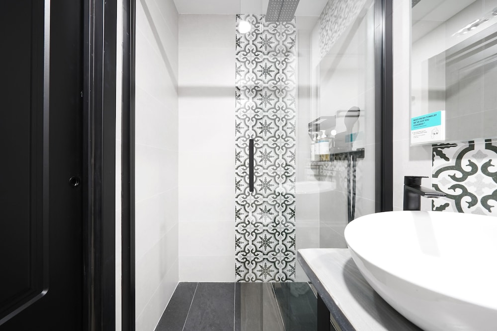 Standard Studio with Kitchenette thumbnail 6