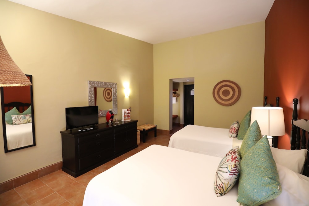 Standard Room, 2 Double Beds, Garden View - Photo 3