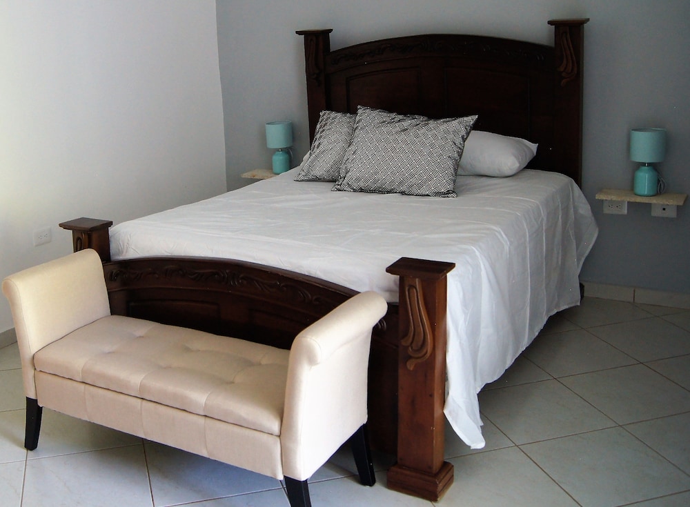 Comfort Penthouse, 2 Bedrooms, 2 Bathrooms, Beachfront photo 3