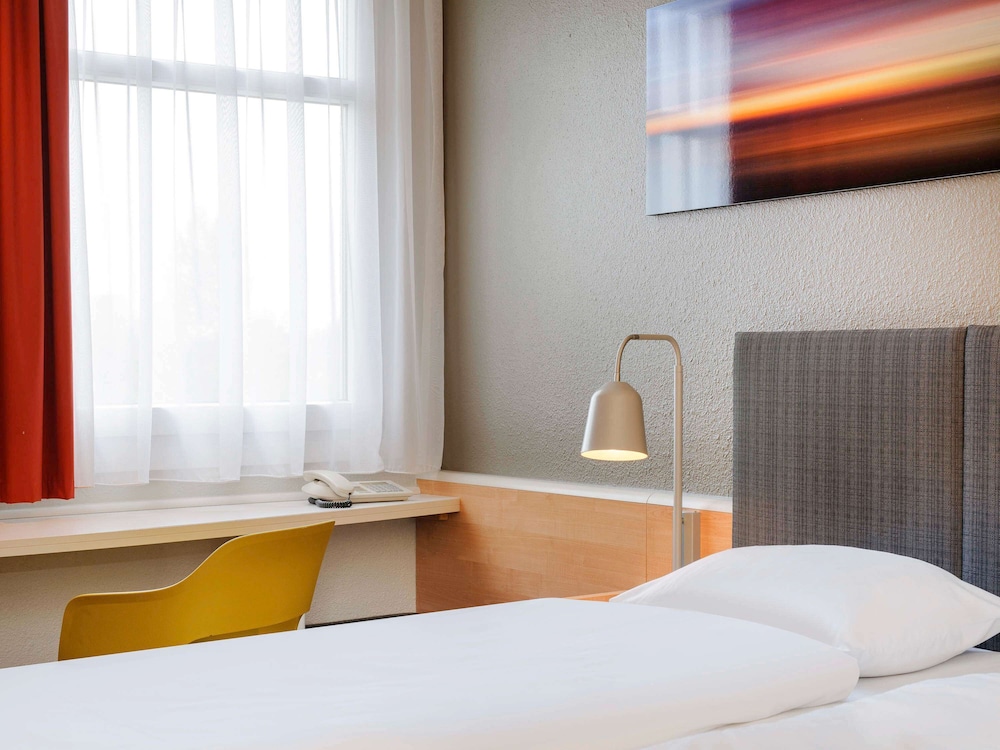 Standard Twin Room, 2 Twin Beds - Photo 7