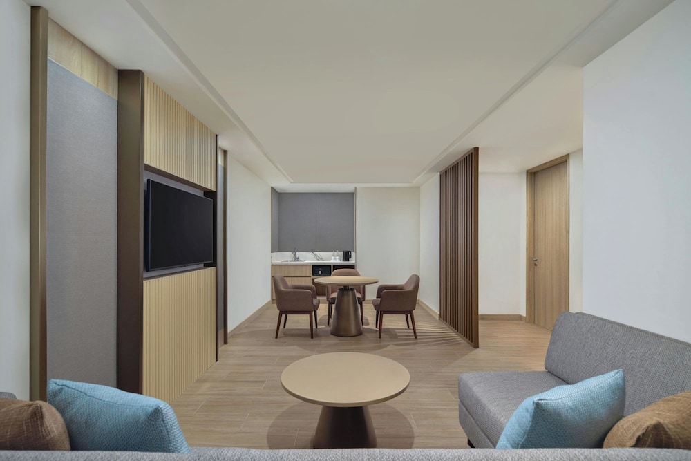 Suite, 1 King Bed