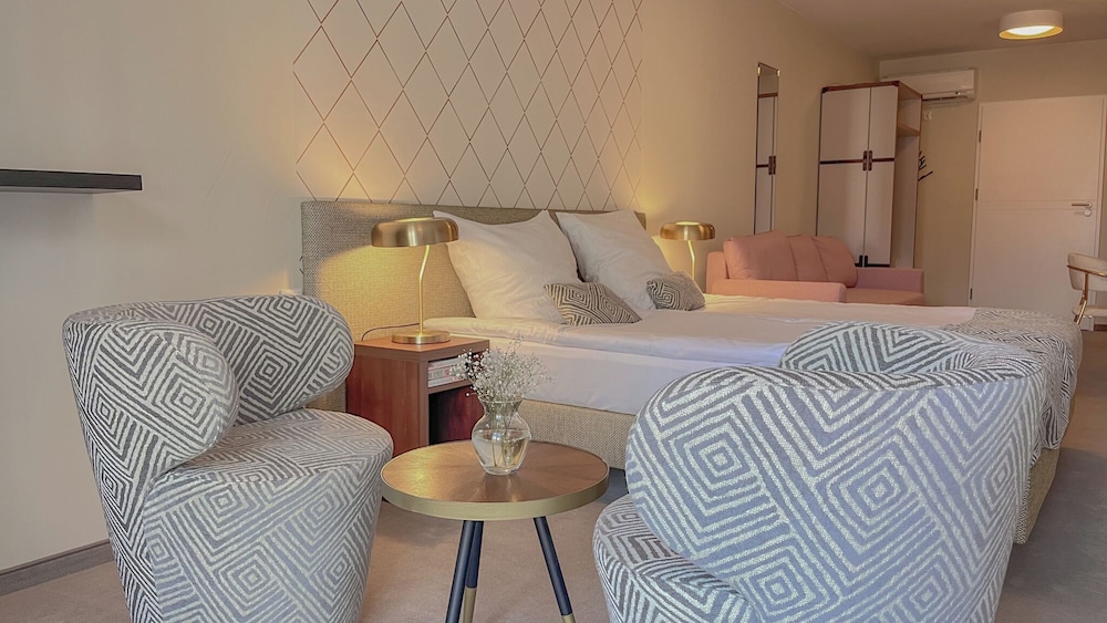 Comfort Room - Photo 1
