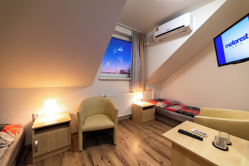 Standard Twin Room photo 1