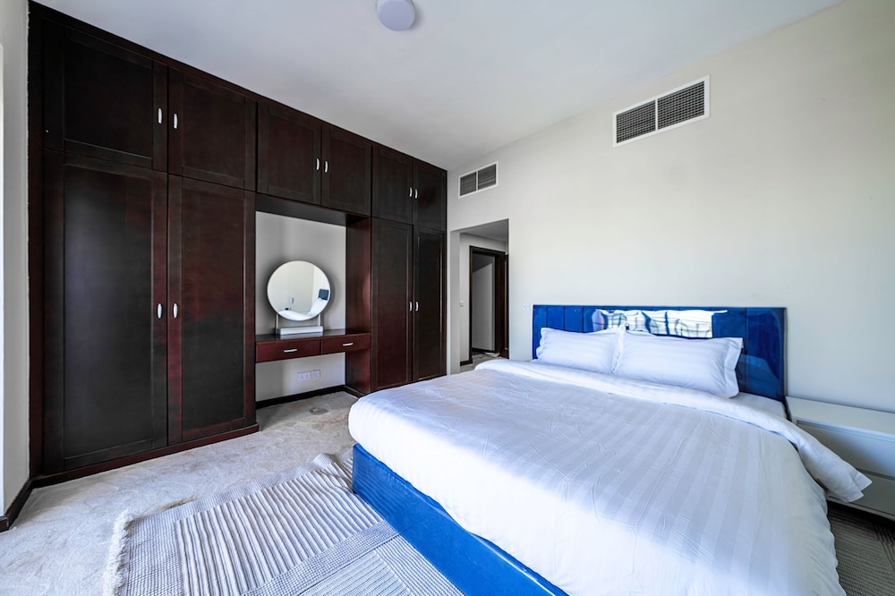 Apartment, 3 Bedrooms, Balcony photo 1