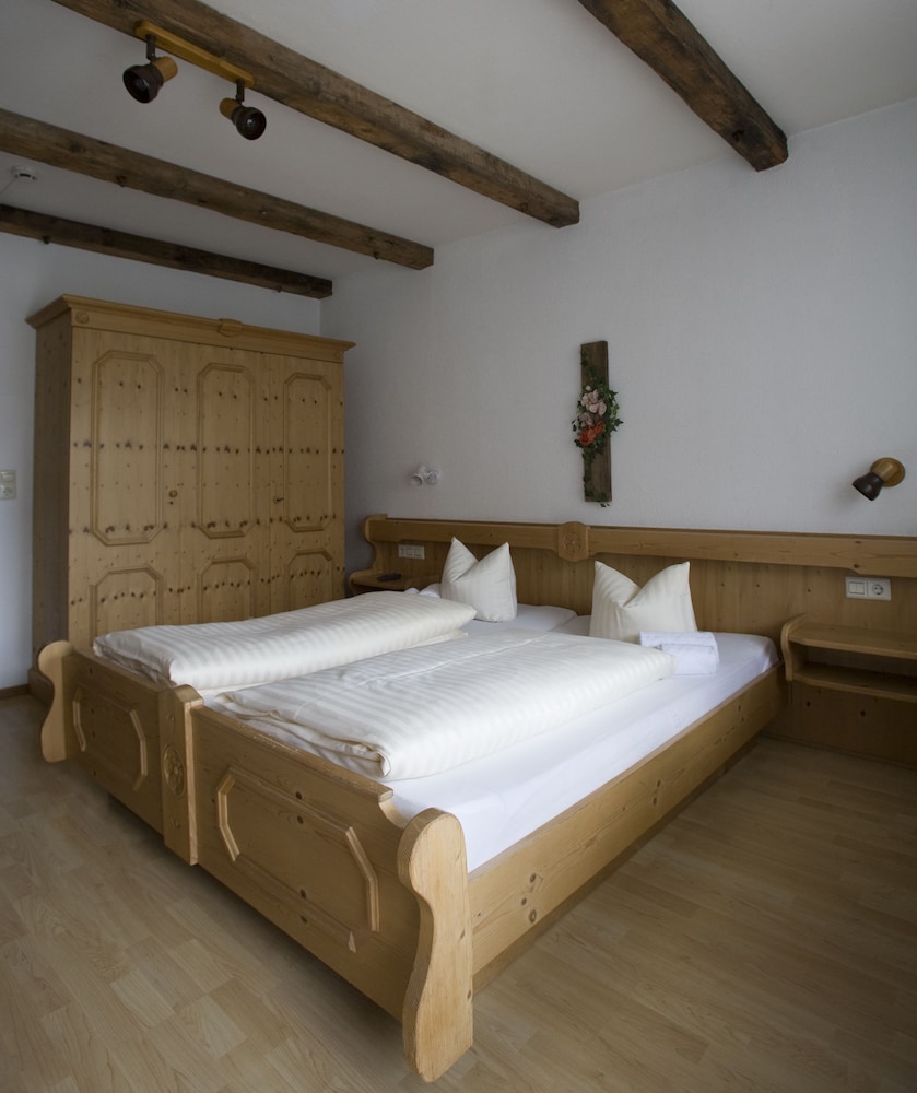 Triple Room, Multiple View