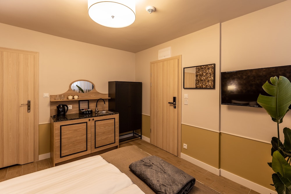 Economy Double Room - Photo 1