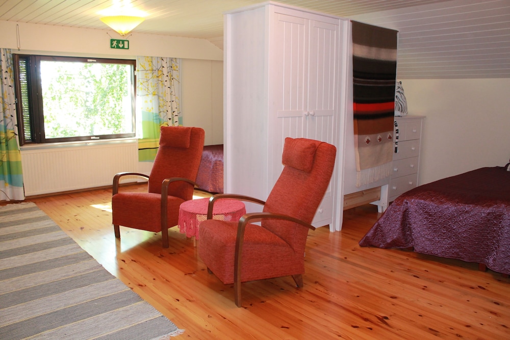 Family Room With Shared Bathroom - Main Building photo 2