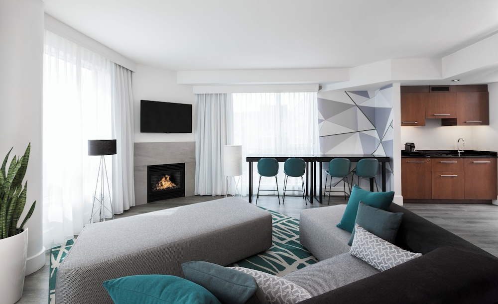 Warwick Premier Suite