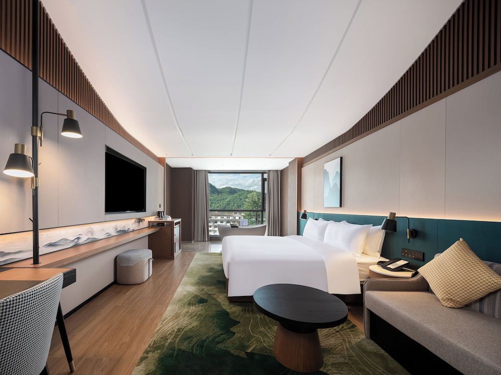 Deluxe Room, 1 King Bed (High Floor)