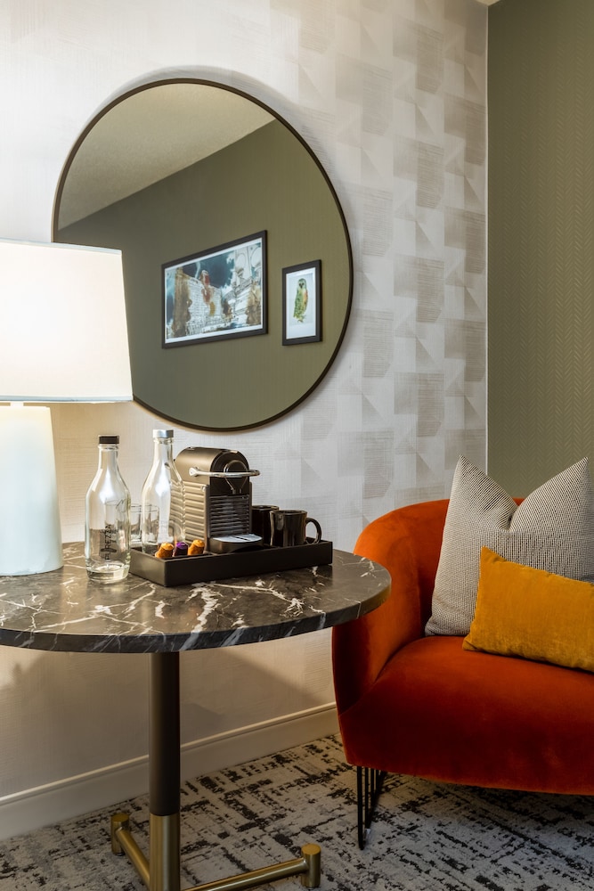 Standard Room, 1 King Bed (Walk-In Shower) - Photo 3
