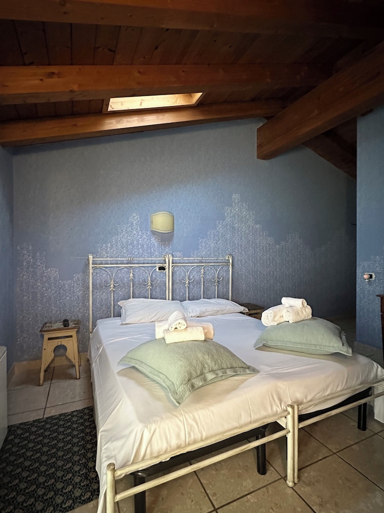Basic Twin Room photo 1