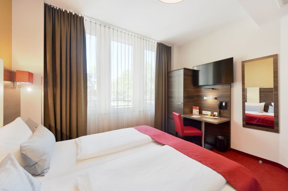 Double Room - Photo 2