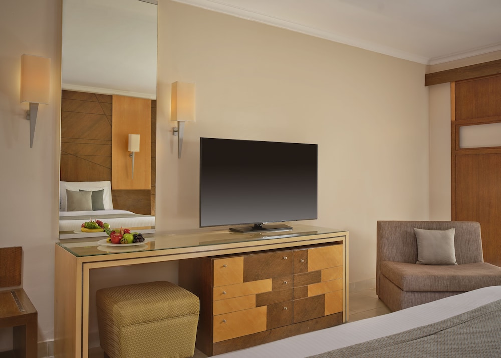 Available room thumbnail 6