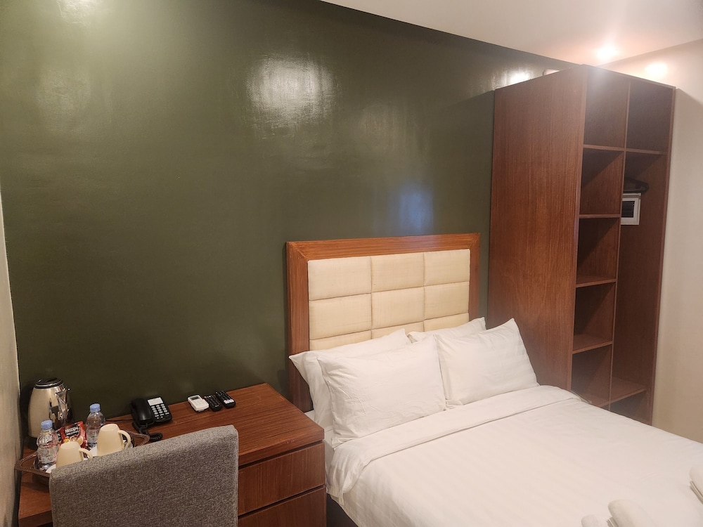 Senior Double Room - Photo 8