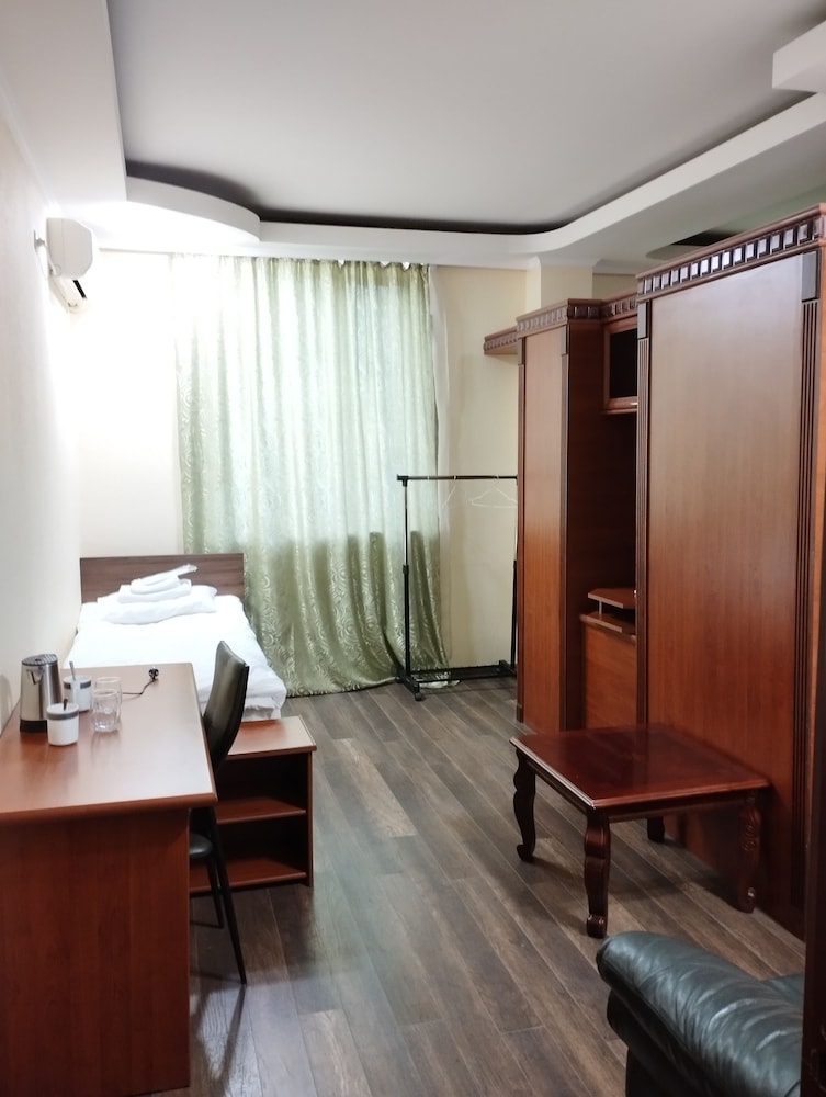 Standard Triple Room - Photo 2