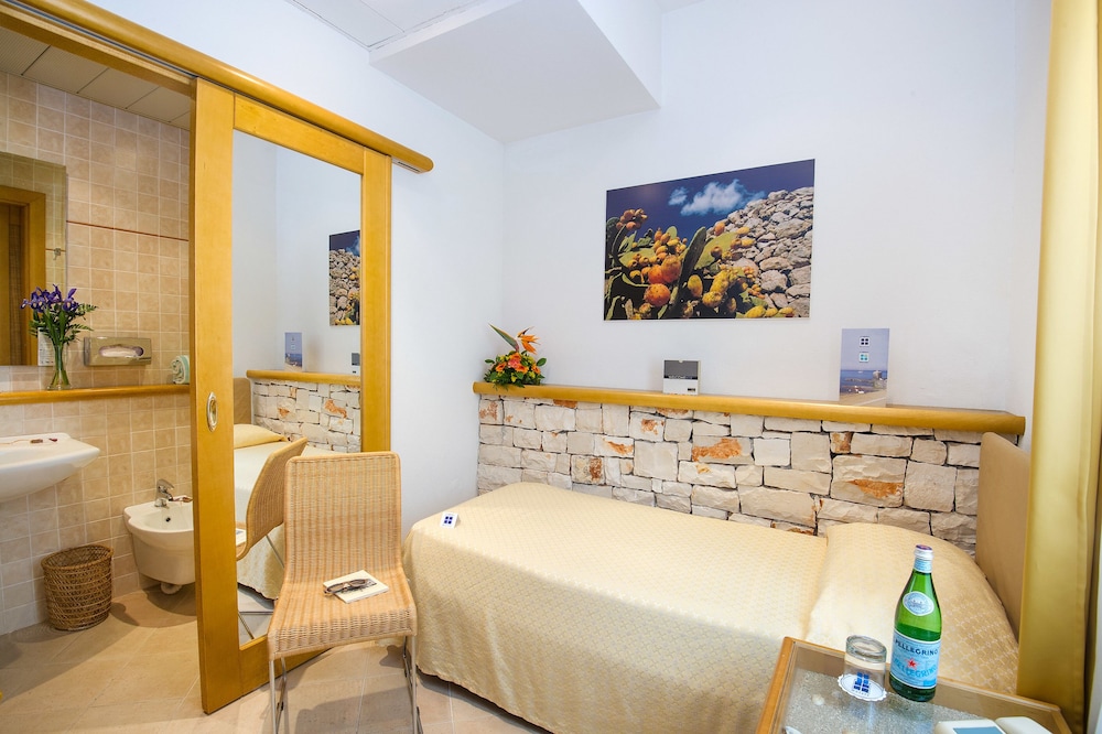 Standard Small Single Room photo 3