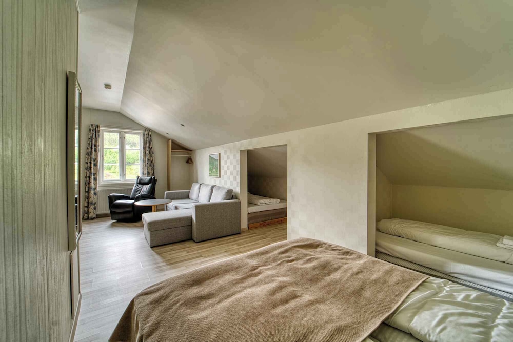 Junior Quadruple Room photo 3
