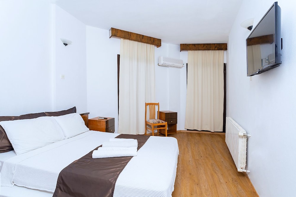 Standard Double Room - Photo 6