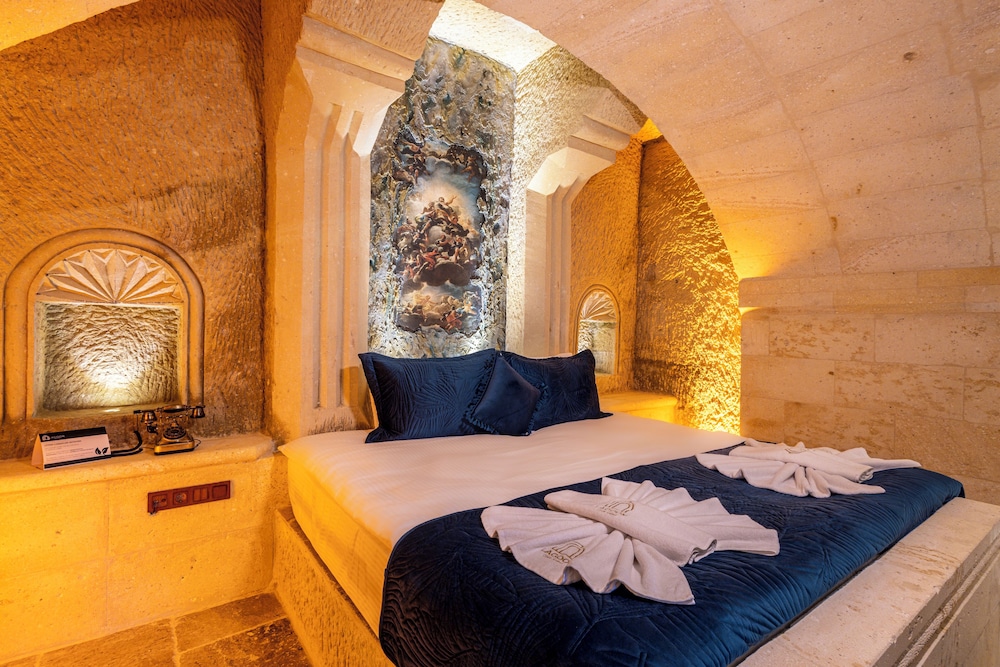 Luxury Suite photo 1