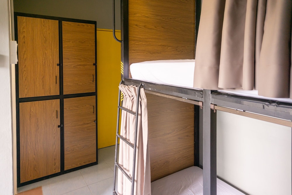 Bunk bed in 4-Bed mixed dormitory room photo 1