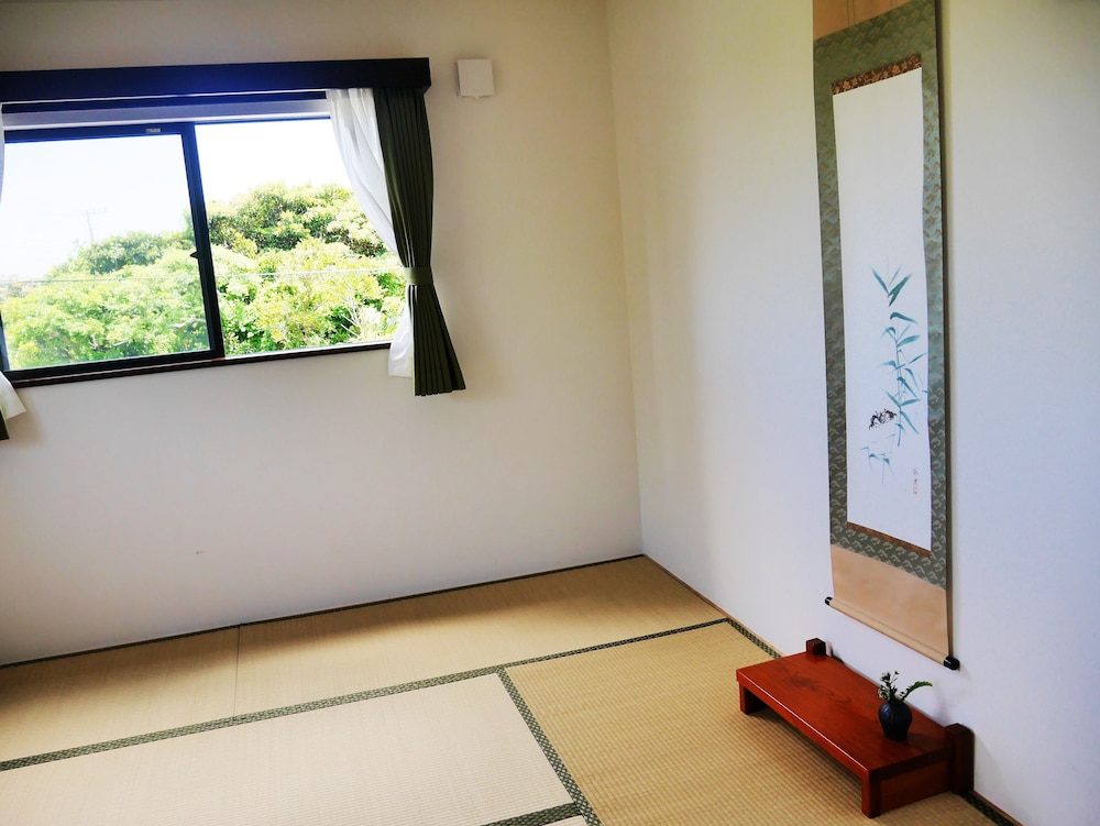 Japanese Style Room with 8 Tatami Mats, New Building photo 2