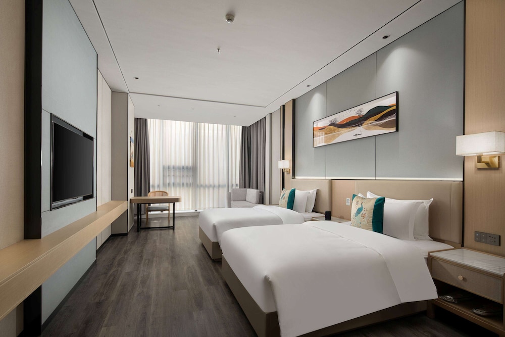 Deluxe Room, 2 Queen Beds, Non Smoking photo 2