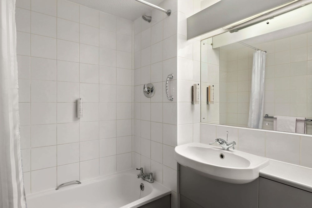Room, 1 Double Bed - Photo 4