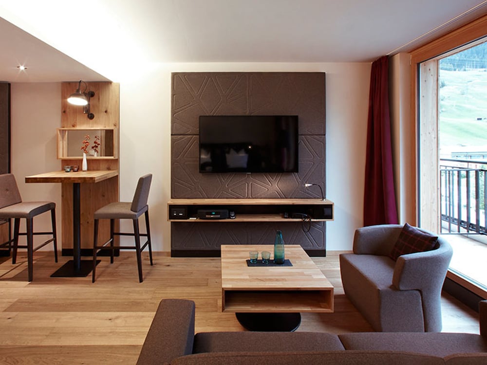 Suite, Balcony, Mountain View photo 3