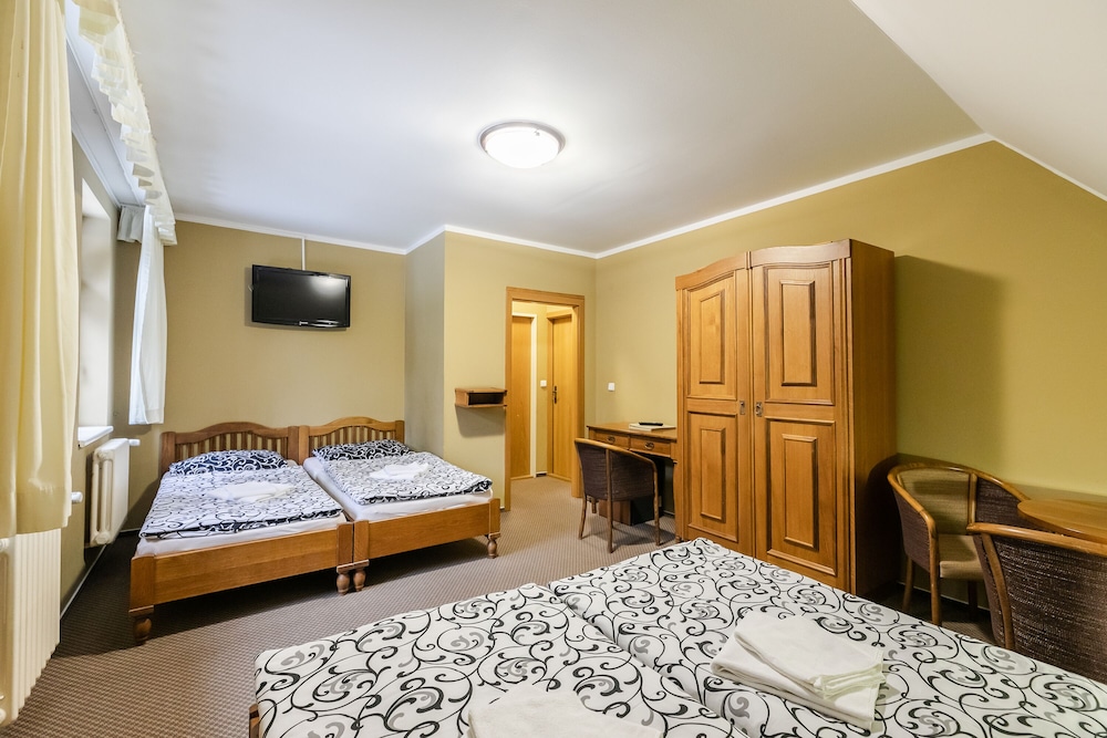 Family Quadruple Room photo 2
