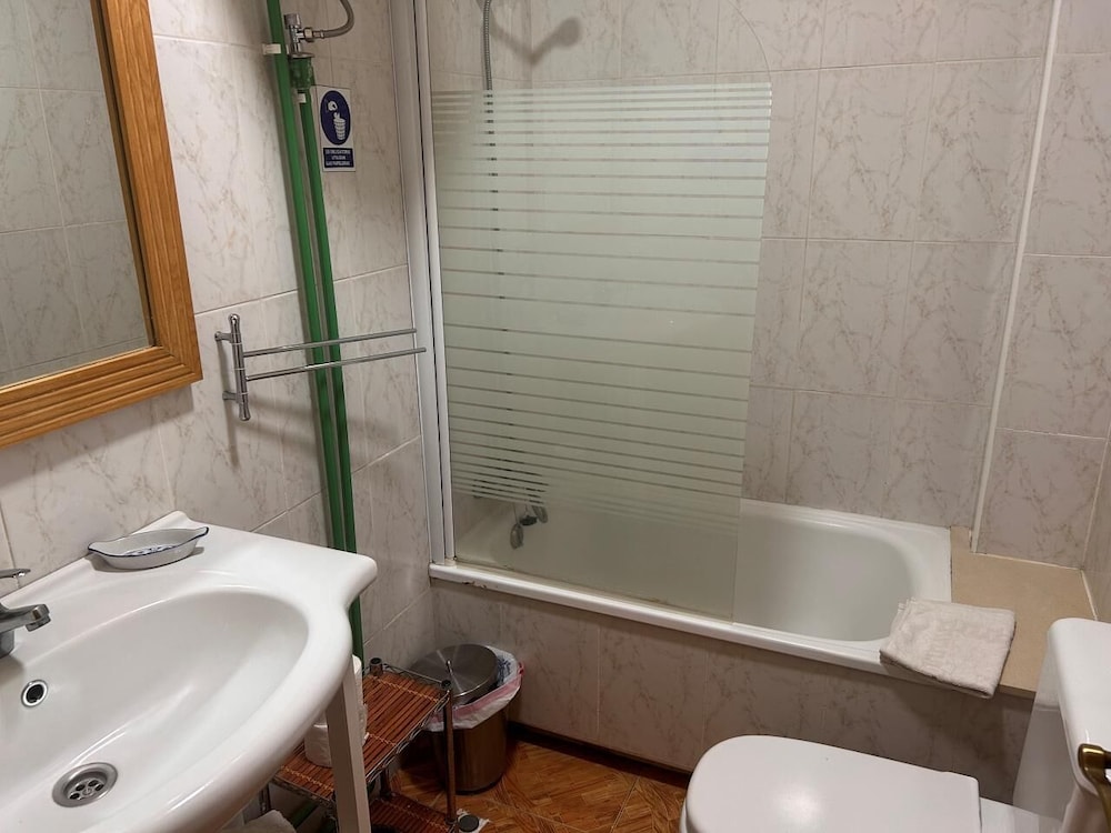 Family Apartment, 1 Bedroom, Kitchenette - Photo 9