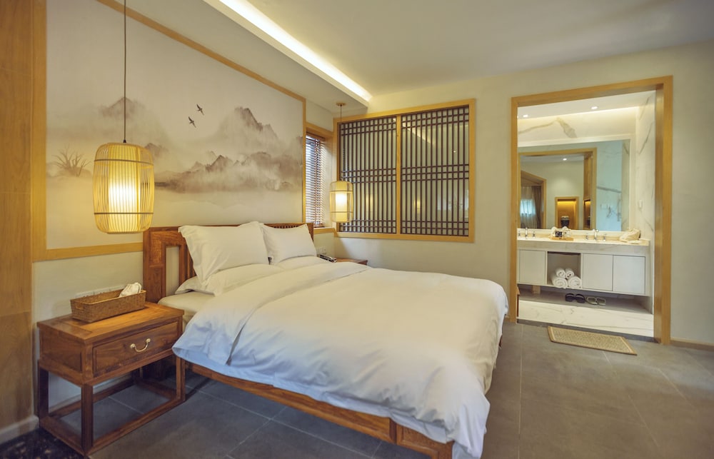 Deluxe Family Suite photo 2