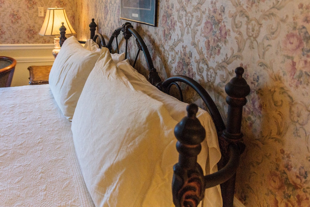 Luxury Room, 1 King Bed, Terrace, Mountain View (Room 20) photo 3