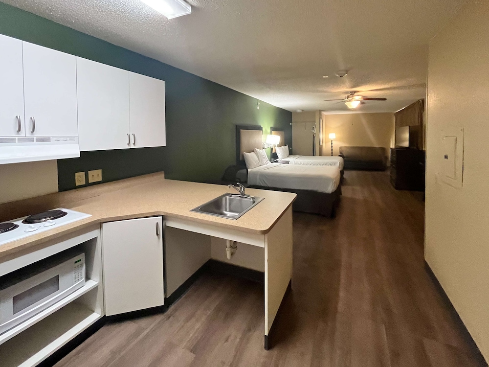 Standard Suite, 2 Queen Beds, Non Smoking, Kitchen photo 2