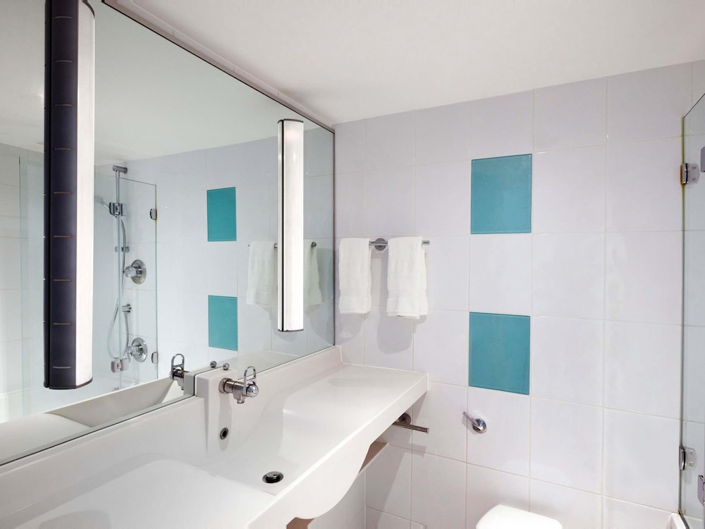Superior Room, Multiple Beds thumbnail 5