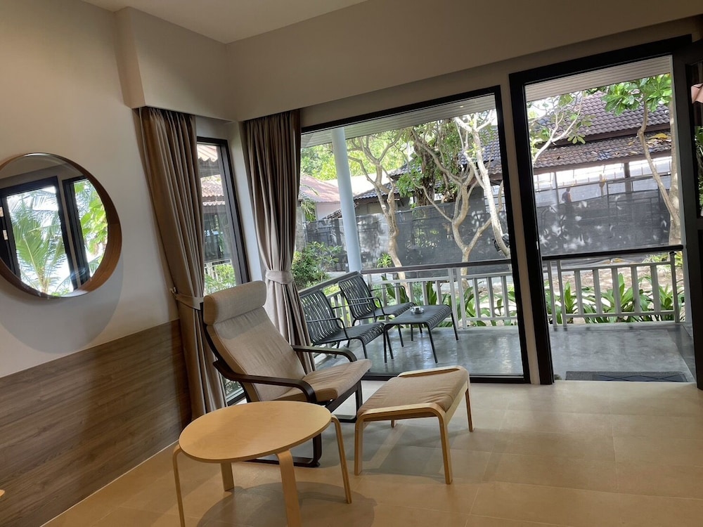 Deluxe Double Room, 1 Bedroom, Partial Sea View