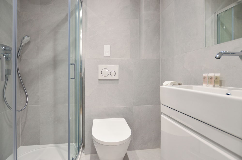 Small Studio Apartment photo 3