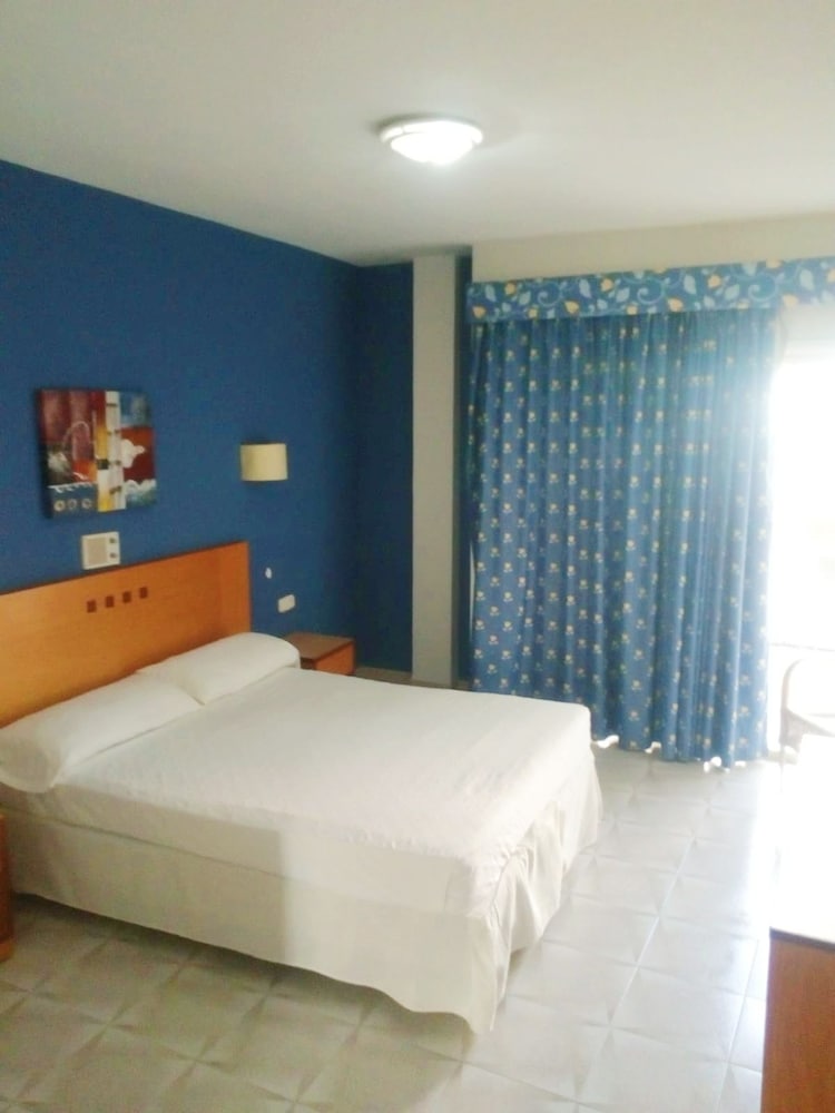 Standard Double Room, 2 Twin Beds - Photo 6