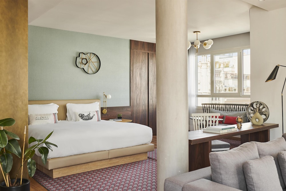 Suite (Fenix)