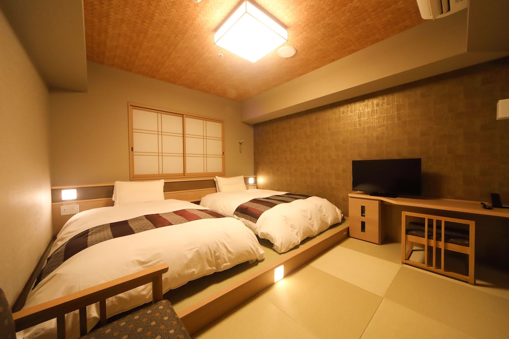 2 Moderate Twin Rooms, Non Smoking (Same Floor, Adjoining, Not Connected)