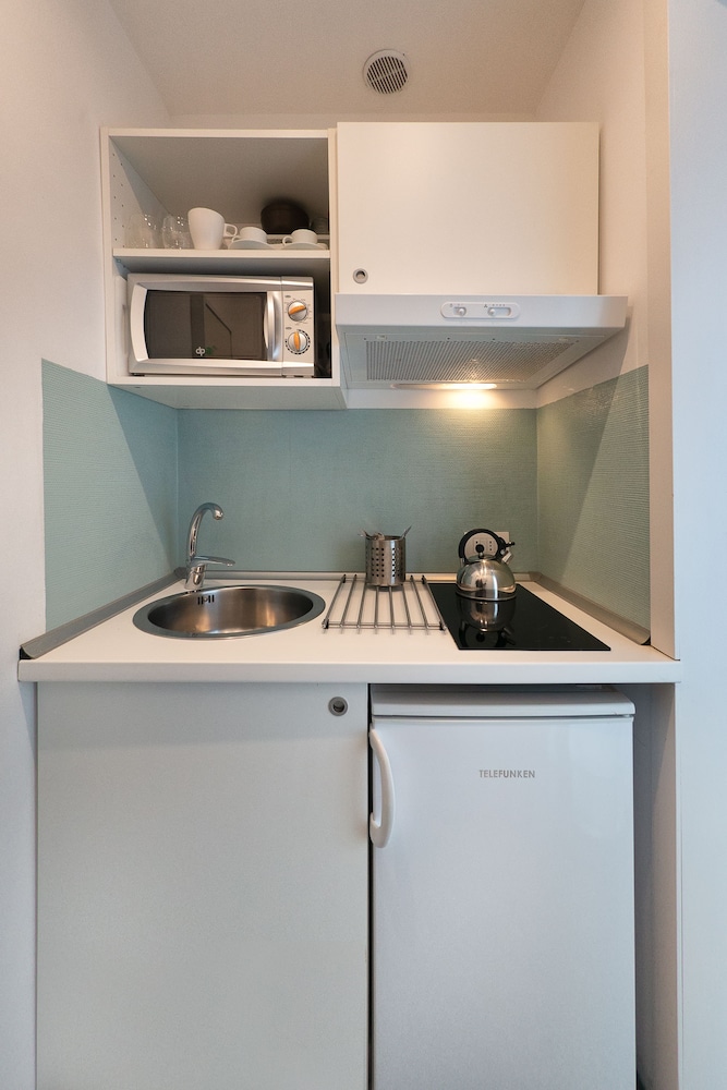 Deluxe Studio, Balcony - Photo 11