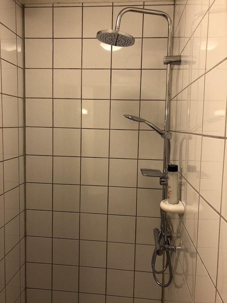 Single Room, Private Bathroom photo 3